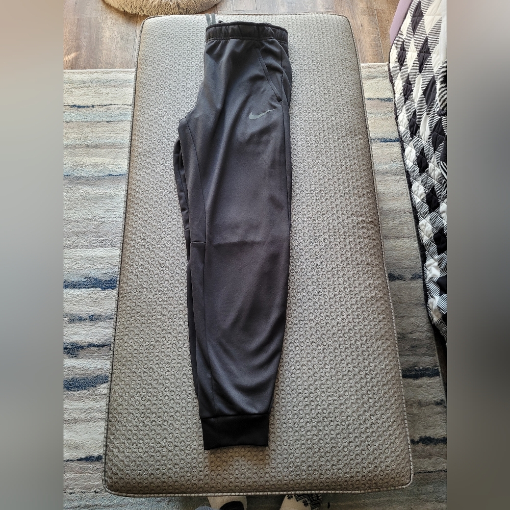 Mens medium Nike Black Athletic Pants